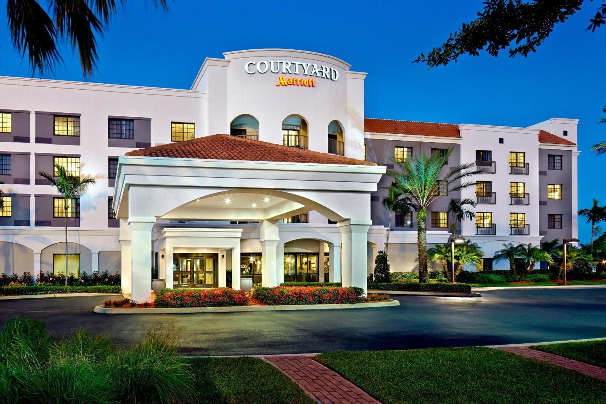 Courtyard By Marriott Stuart Hotel Exterior photo