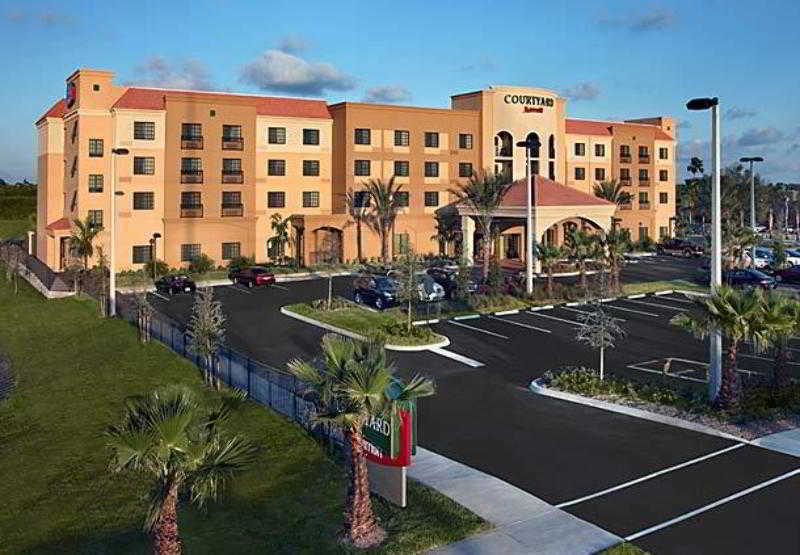 Courtyard By Marriott Stuart Hotel Exterior photo